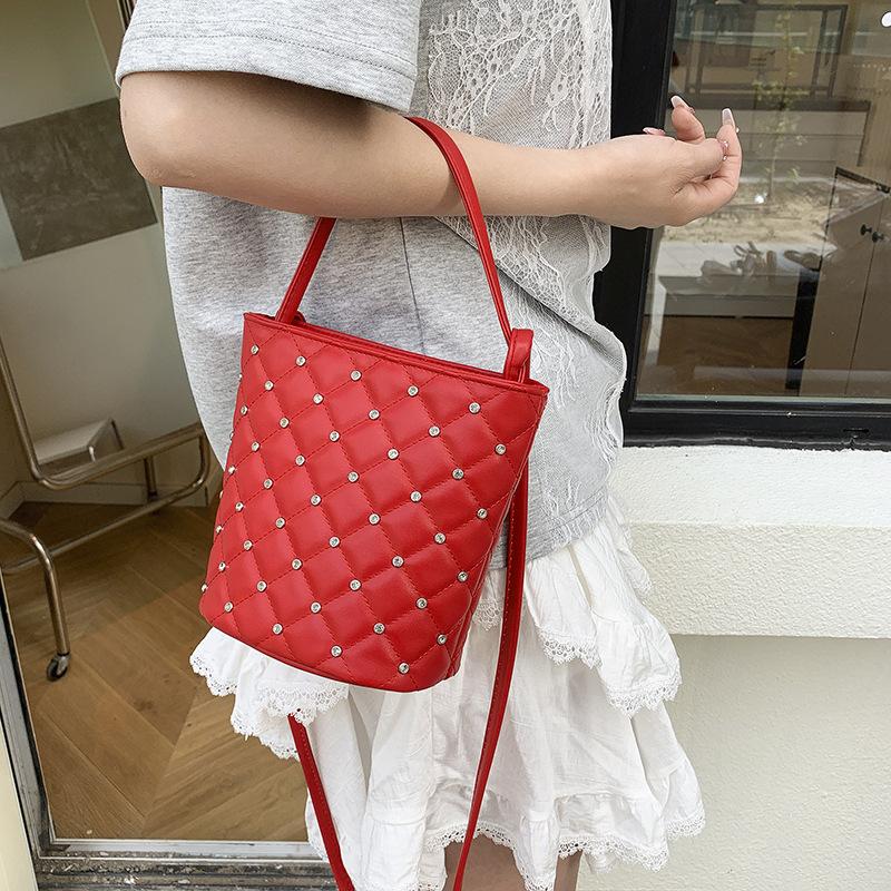 Summer Fashion Handbag Small Bag Women's 2025 New Diamond Bucket Bag Simple Shoulder Messenger Mobile Phone Bag