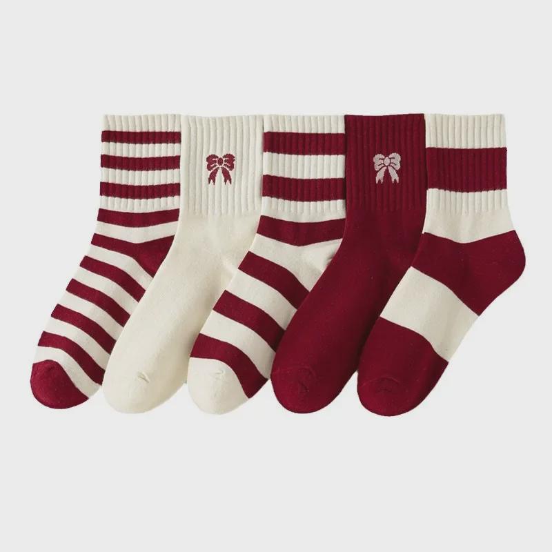 Chaussettes Ankola Tendance pour Femmes: Automne/Hiver Rouge Nœud Mi-Tube, Manchette Haute, Mode Rayée.