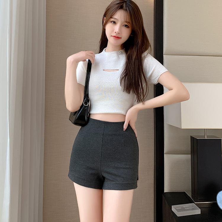 Black Tight-fitting A-shaped Hot Pants, Summertime Latest Large-size High-waisted Shorts