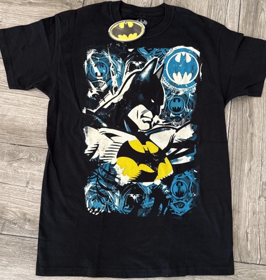 2016 Batman Graphic Gotham City T-Shirt Size Medium Licensed DC Comics M