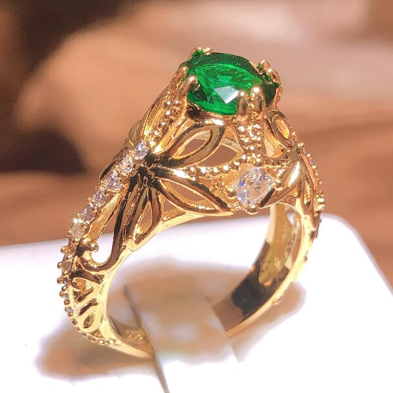 New Vintage Emerald Zirconia Hollow Ring Female Party Birthday Fashion Jewelry Gift