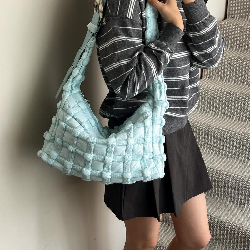 Herbst- und Winter-Daunentasche große Kapazitätstasche 2025 neue Diamantwolke Pendlertasche lässige Schulter-Umhängetasche Tote Bag