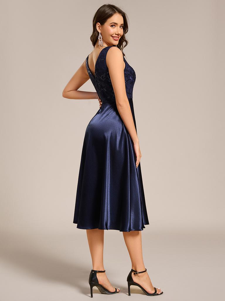 Ever-Pretty A-Linie Tiefer V-Ausschnitt Pailletten Satin Ärmellos Midi-Länge Hochzeitsgastkleid
