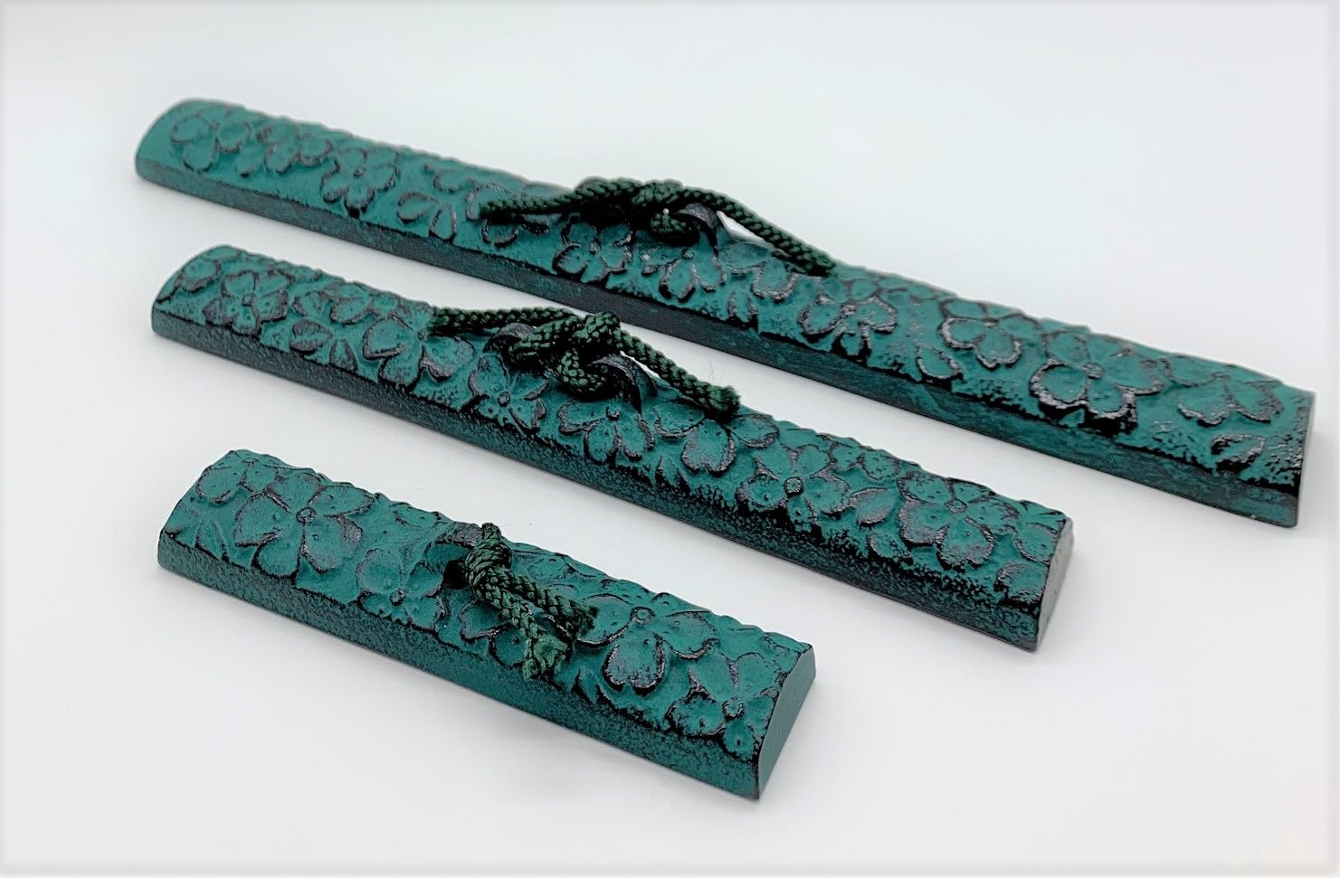 

Nanbu Ironware Paperweight, Cherry Blossom Design, Green (Medium)