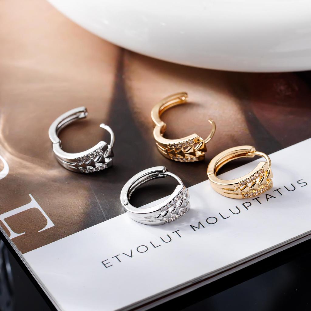 Hip Hop Style Metal Ear Cuff with Hollow Scale Texture and Zirconia - Trendy Unisex Earrings