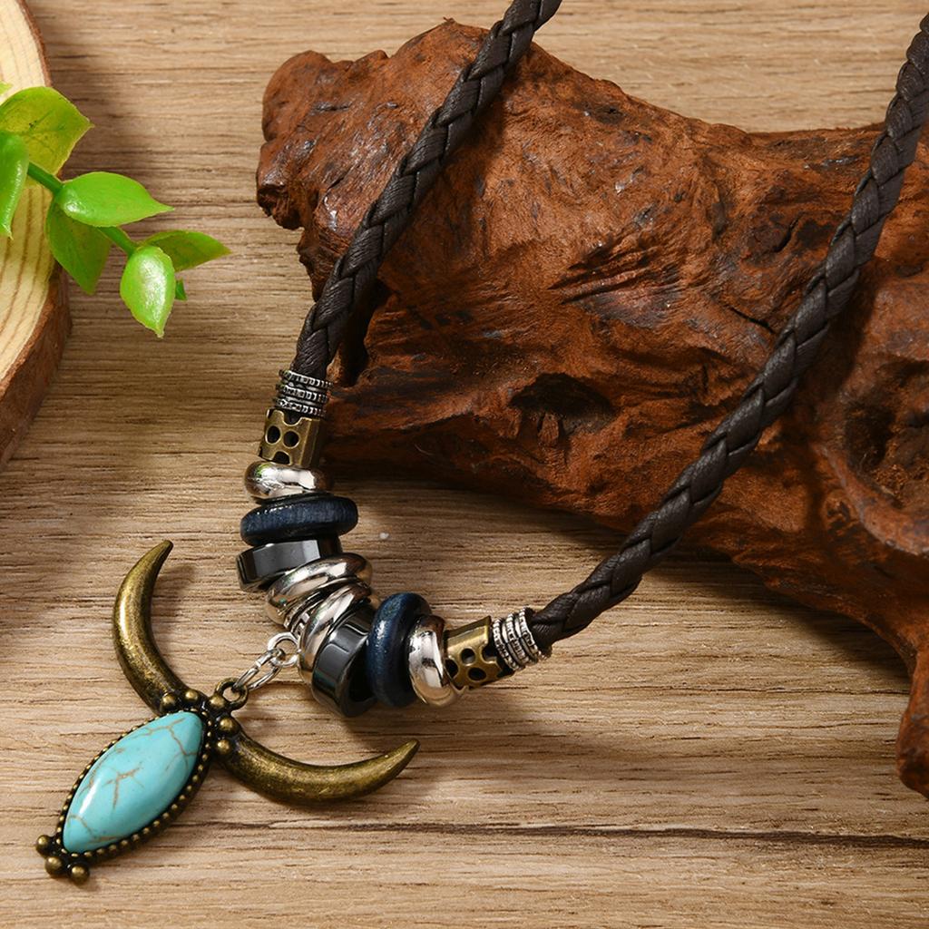 Natural Pendant Necklace Comfortable PU Leather Design For Sensitive Skin And