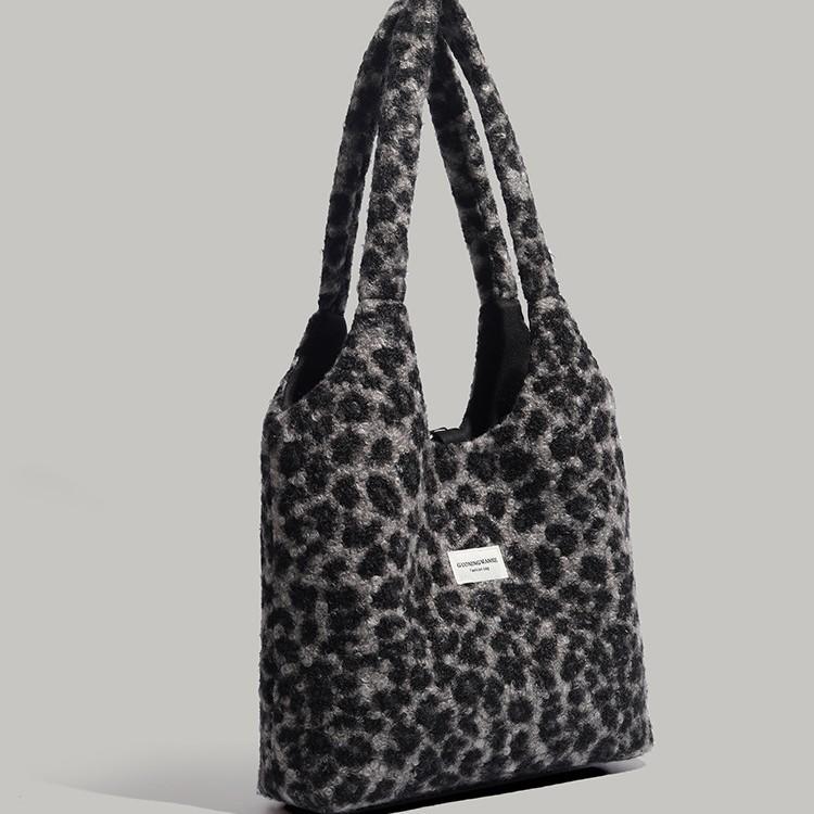 Autumn Winter Leopard Print Shoulder Bag Japanese Ins Niche Design Commuter Tote Bag Student Large Capacity Handbag for Women