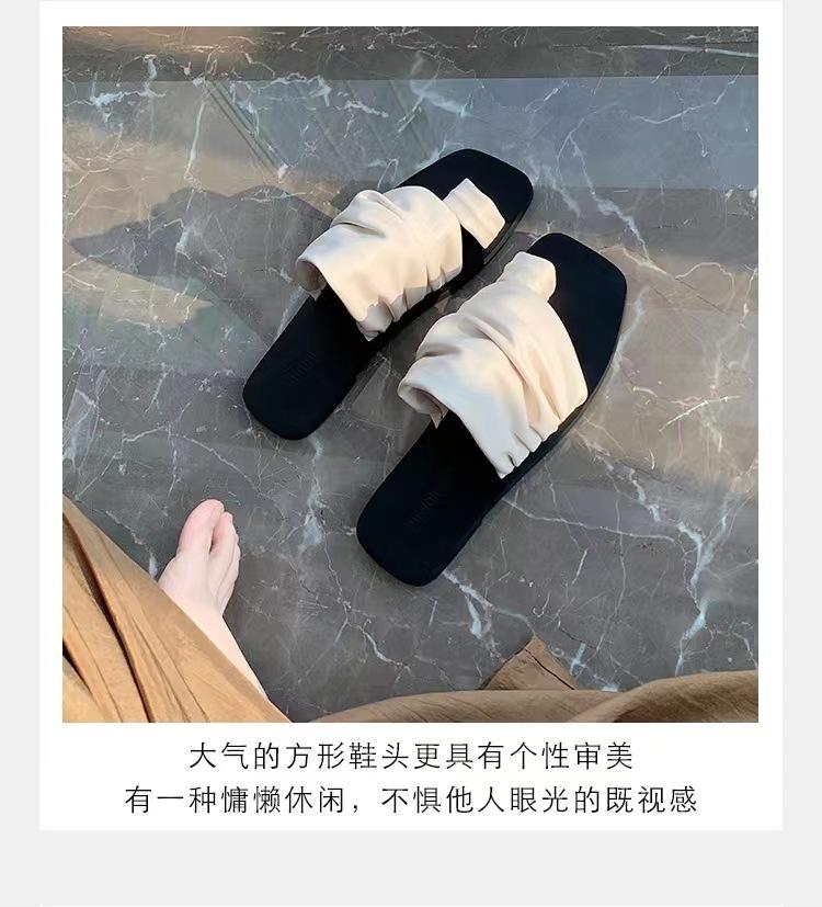 Grape mother has the same style, with a sense of design, square head folds piled up, flat-bottomed toe leather slippers, and women's flat-bottomed sa