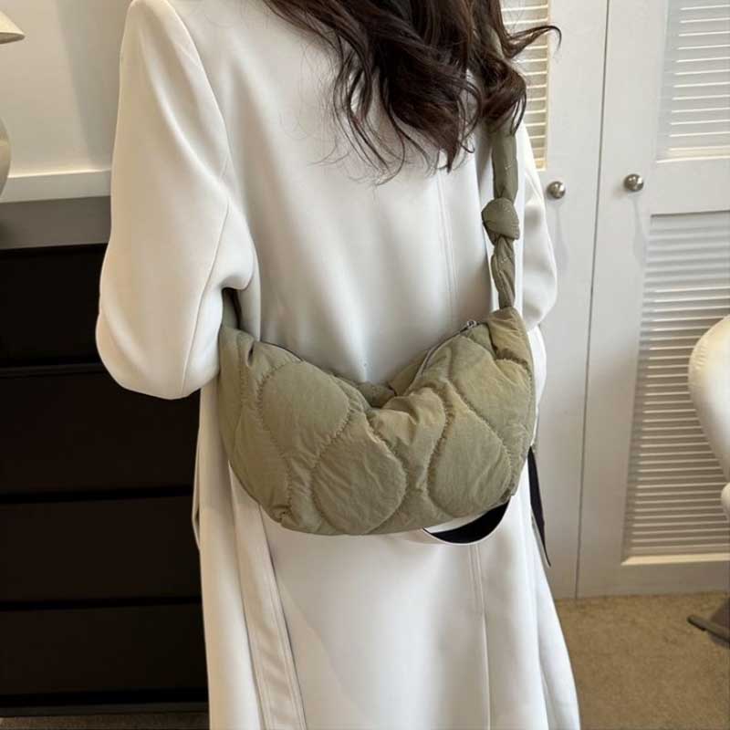 

Пуховая сумка через плечо для женщин Мягкая стеганая сумка-тоут с подкладкой из хлопка-пуха Кошелек Стеганая сумка кросс-боди Однотонная сумка-облако с пузырьками