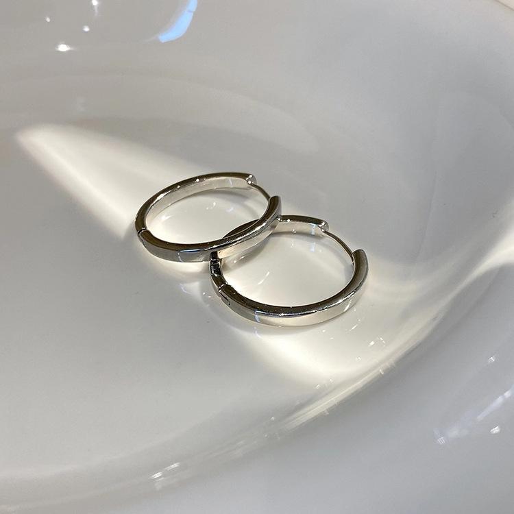 New Fashion Classics Simple Round Hoop Earrings For Women Circle Girls Shiny Delicate Party Womens Jewelry New Arrival