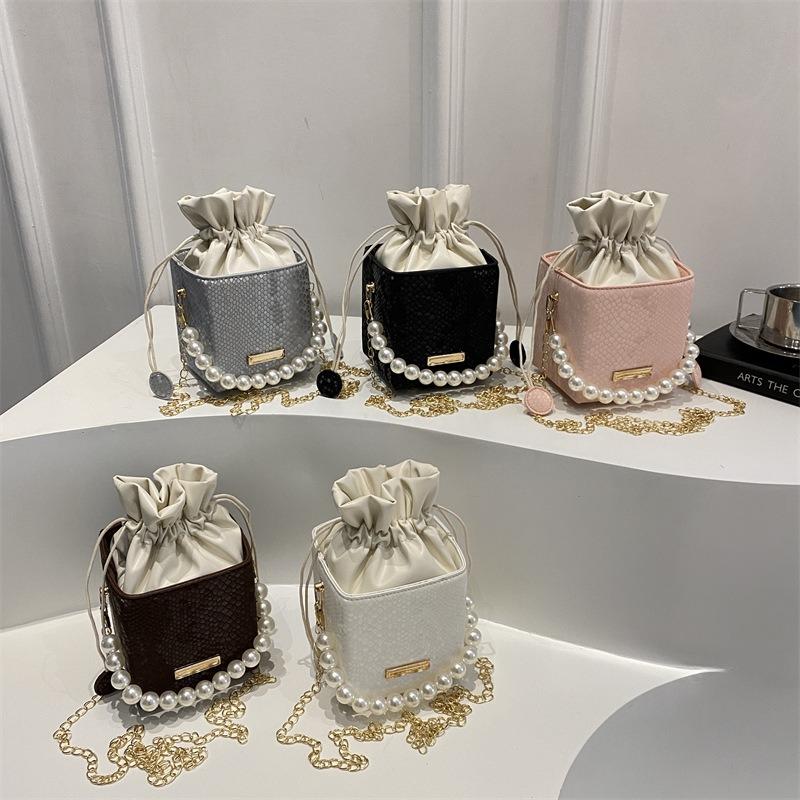 Trend Personality Fashion Popular Niche Spring Large Capacity New Portable Chain Crossbody Bucket Bag