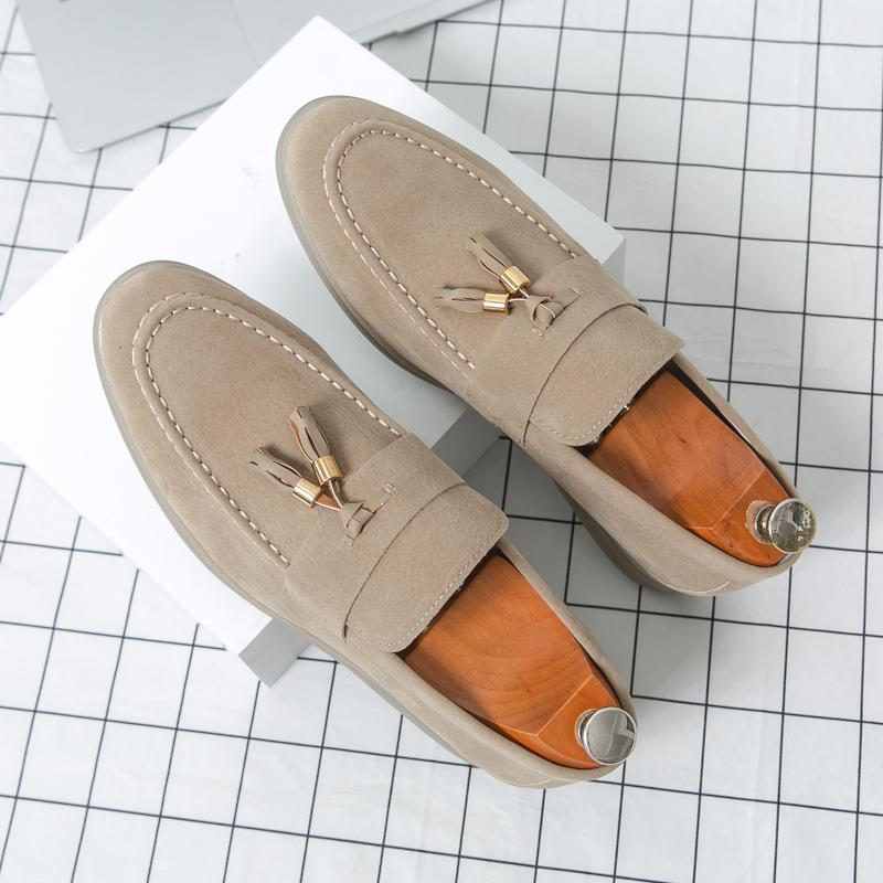 Fashion British Style Men Breathable Pointed Tassel Casual Bean Shoe Fashionable New Suede Leather Comfortable Soft Sole Banquet Loafers