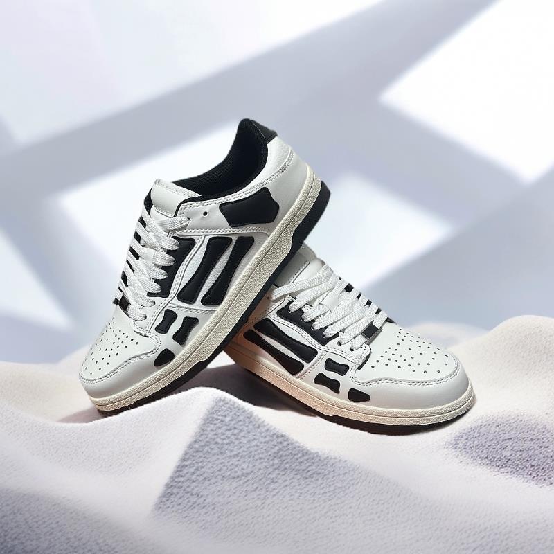 Trendy sneakers that are stylish and versatile: comfortable soft-soled casual wear that breathable