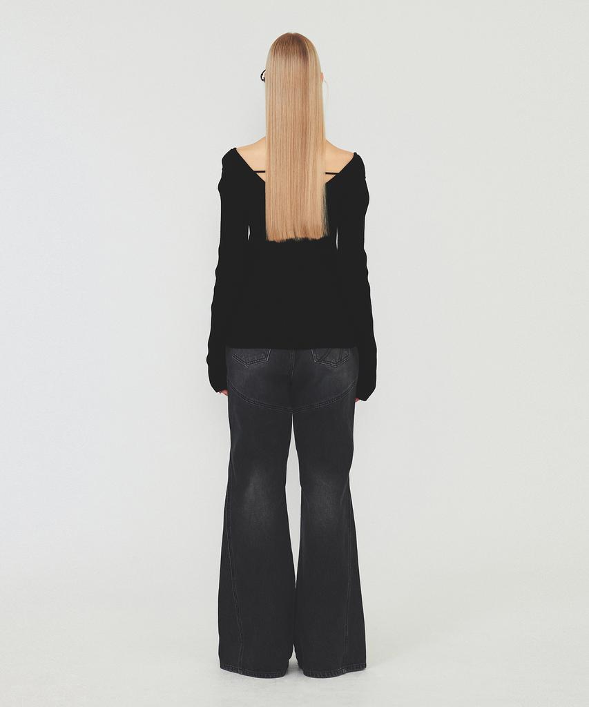 Daiaegeuneol V Neck Strap Knit (Black)
