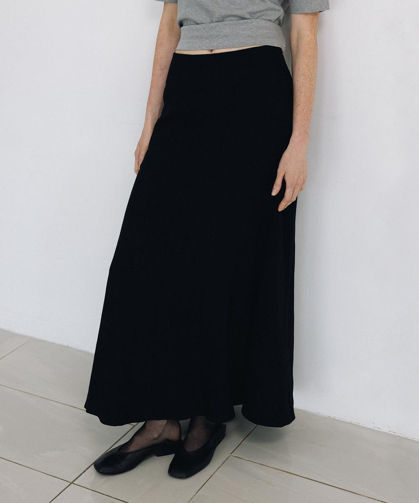 Beullaengkeulumumeon Bella Skirt_Black