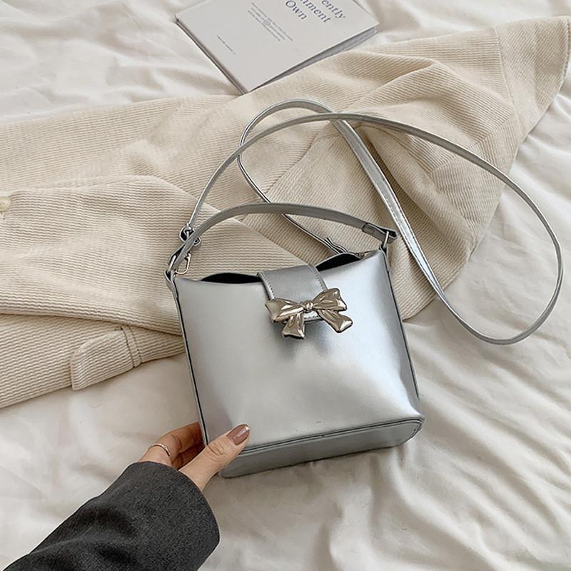 Chic Pu Leather Shoulder Bag 2024 Fashionable Spring Street Style Handbag