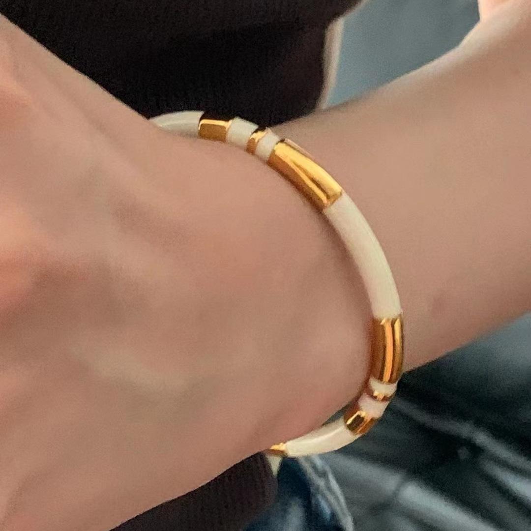 

Европейский ретро-браслет в стиле INS из титановой стали с капельной глазурью - Модное персонализированное женское украшение бежевый