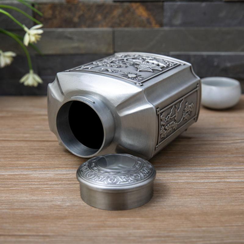 Large Capacity Retro Metal Tea Canister with Lid Chinese Style Kitchen Dining Home Decor Creative Storage Jar for Tea