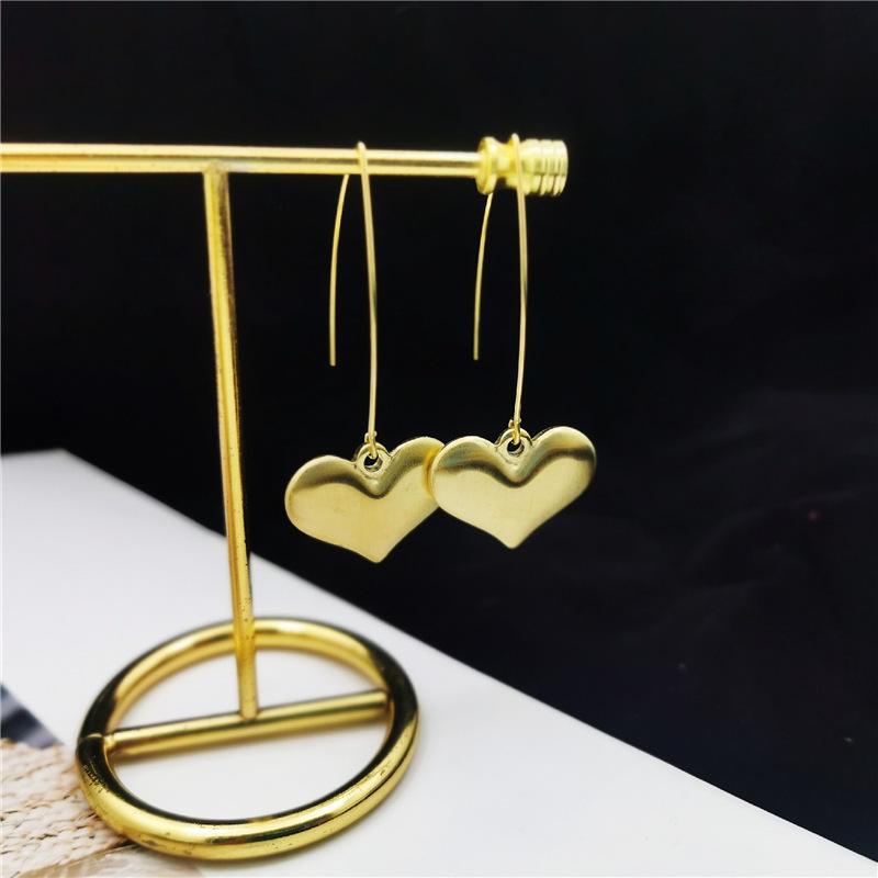 European & American Titanium Steel Heart Stud Earrings - Women s Versatile Ear Accessories золотой