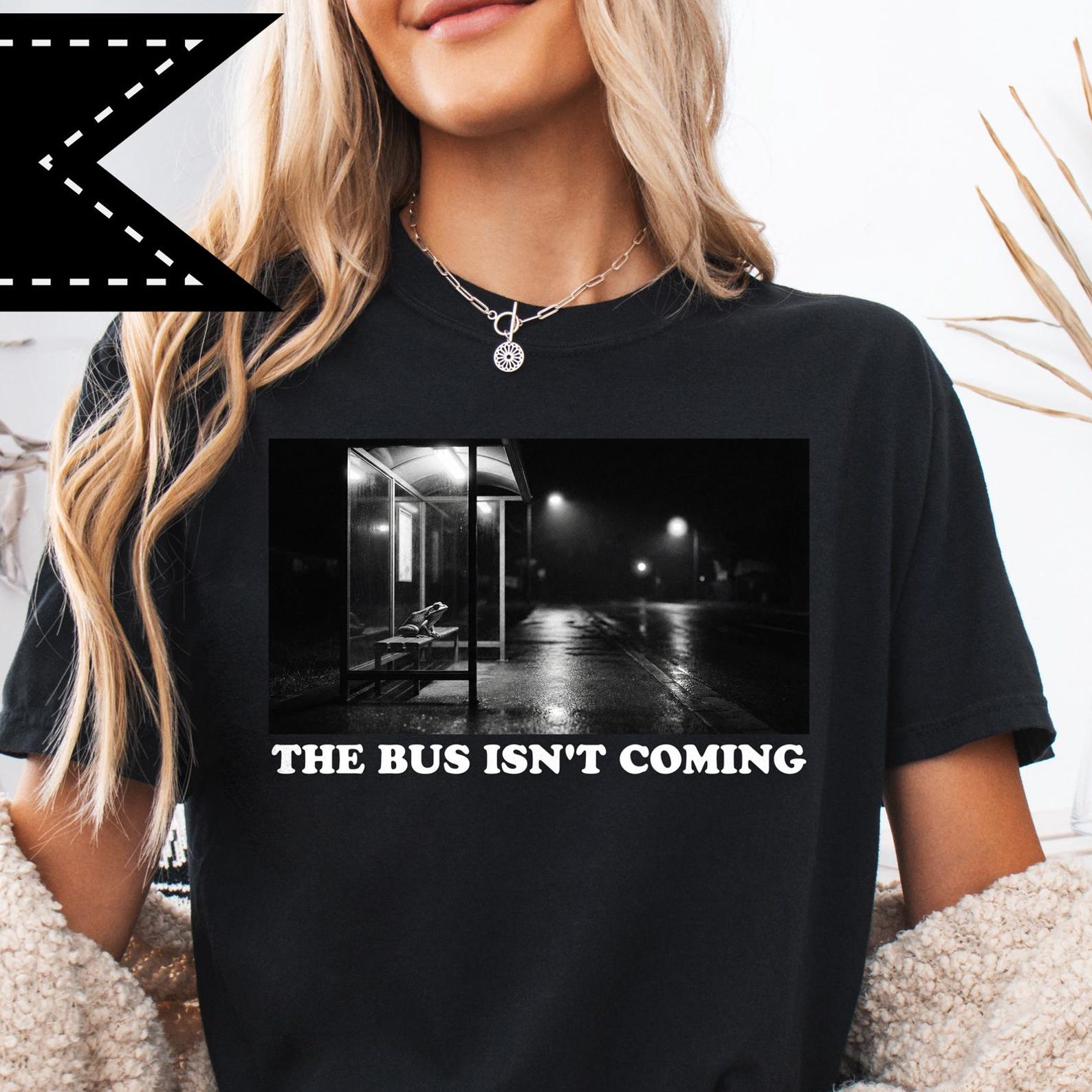 The Bus Isn t Coming Lonely Frog Tee, Silly Frog Meme Shirt, ADHD Sensory Humor Tee, Funny Frog Meme T-Shirt 3XL