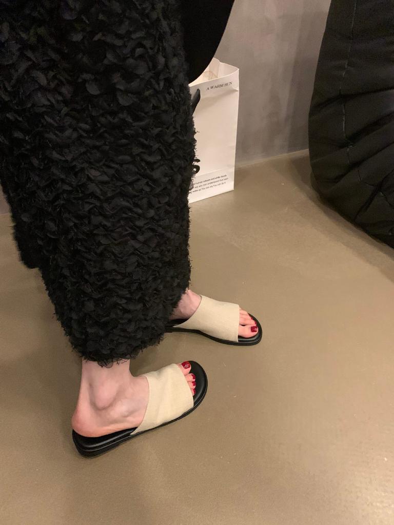 Französische Retro-Casual-Ein-Wort-Slipper mit flacher Sohle für Damen-Sommerbekleidung 2025 neu, cool für Strandurlaub am Meer