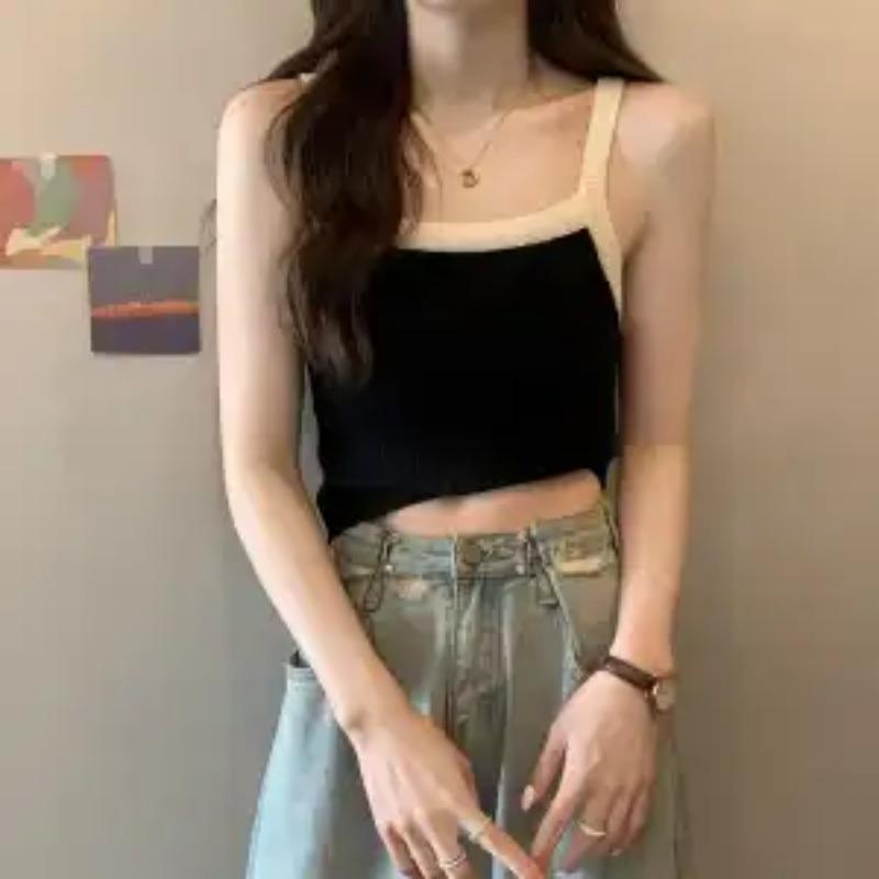 Летний женский черный кроп-топ в рубчик с контрастной отделкой OneSize чёрный