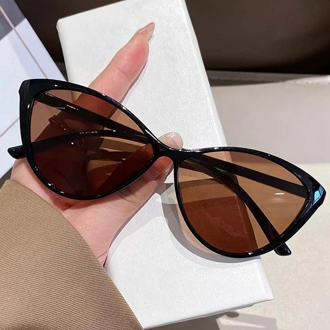 

Y2K UV Proof Glasses Retro Sturdy PC Eyeglasses Add Temperament Sunshade Spectacles Light Sunglasses Black Frame Eyewear