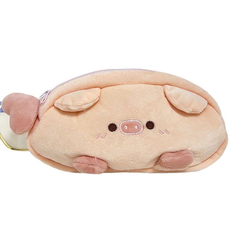 

Плюшева пенал-свинка з підвіскою-сердечком для дітей та учнів