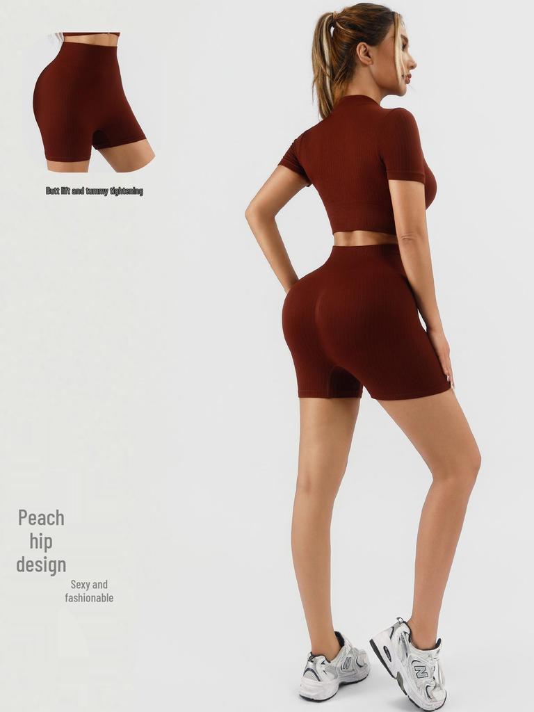Ensemble de Sport pour Femme : Haut à Col Montant Manches Courtes Fermeture Éclair et Short Ribbed Taille Haute Contrôle du Ventre Lifting des Fesses