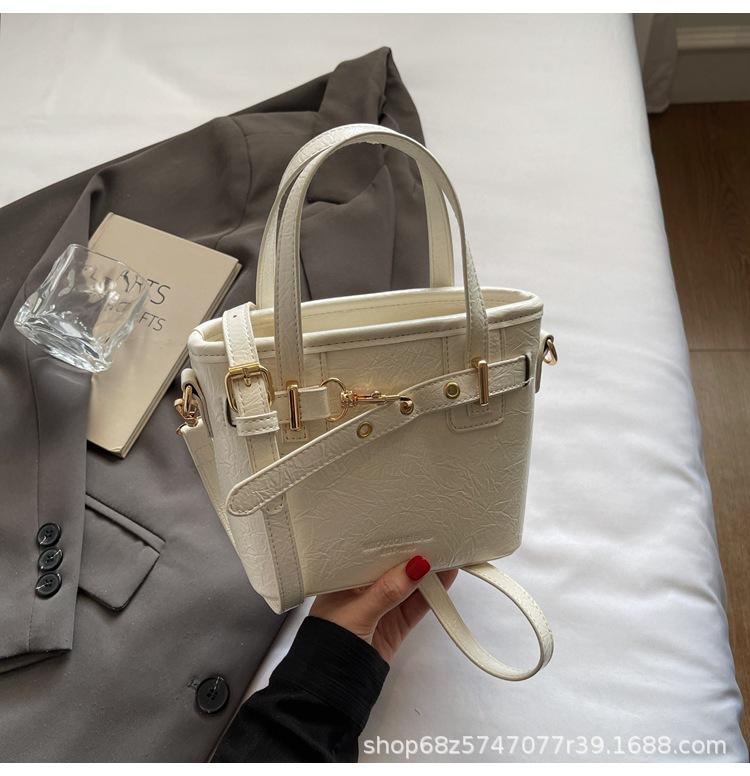 

This year s popular bags women s 2025 new fashion fashion retro handbag commuter shoulder crossbody bucket bag белый