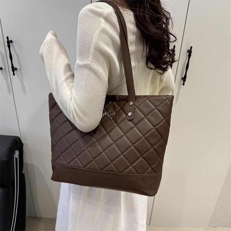 Pu Quilted Tote Bag With Zipper Closure For Casual Streetwear Style