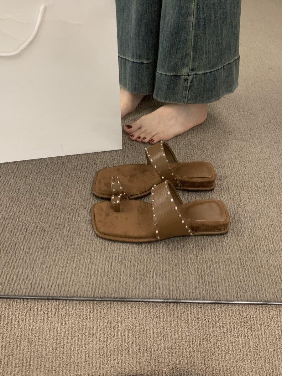 

Beautiful set of toe rivets with small slope heels slippers women s summer wear seaside vacation casual beach sandals 40 коричневый
