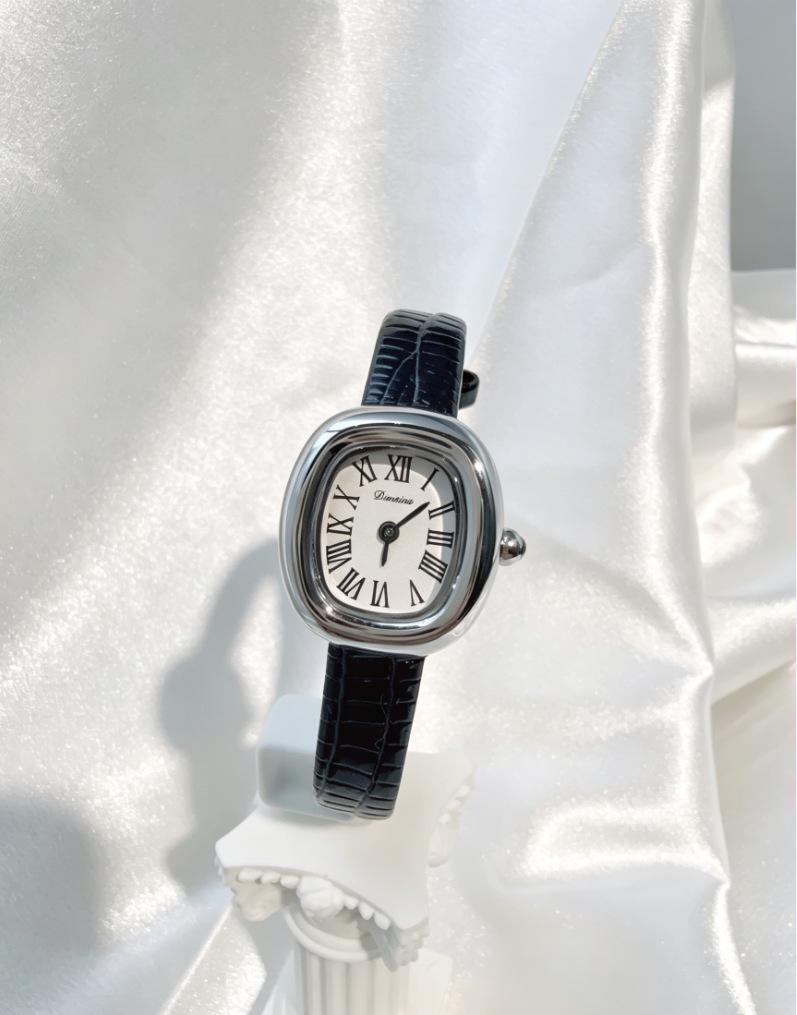 Timena Ladies Retro Oval Quartz Watch - Roman Numerals, Light Luxury, Versatile Fashion, Stainless Steel
