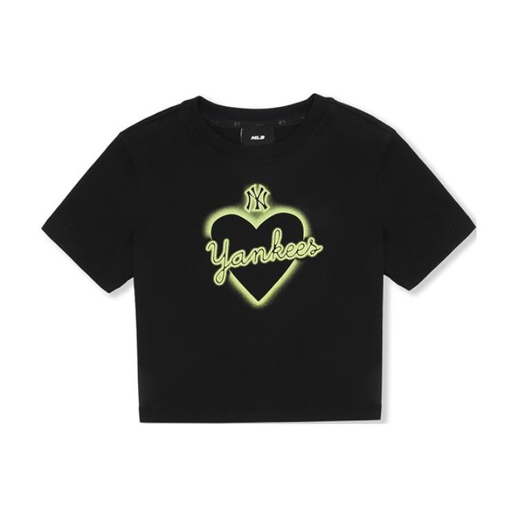 

New MLB SS23 Heart Series Regular T Shirt Women s Black 3FTSH0243-50BKS XS