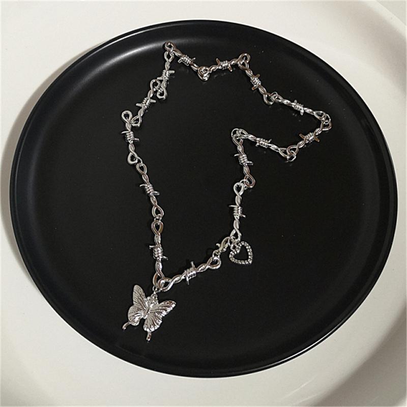 Vintage Pearl Love Butterfly Spider Pendant Choker Necklace For Men Women Gothic Hip Hop Cross Moon Chain Long Jewelry Halloween
