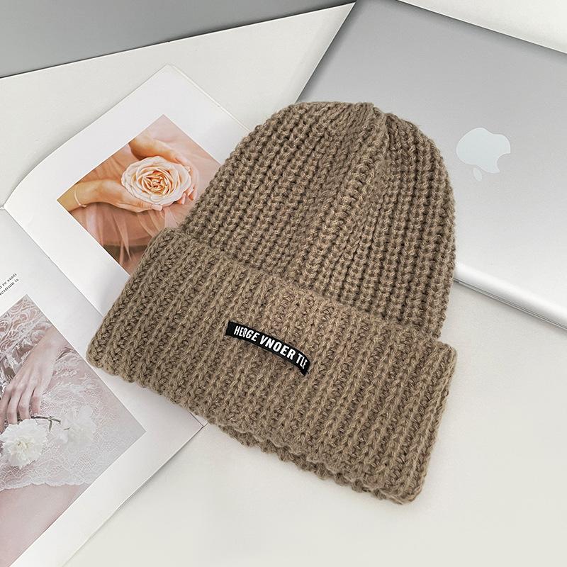 The Large Head Girdle Warm Ear Protecting Knitted Cap Is Fashionable and Versatile Making Your Face Look Good. The Small Woolen Cap Keeps You Warm