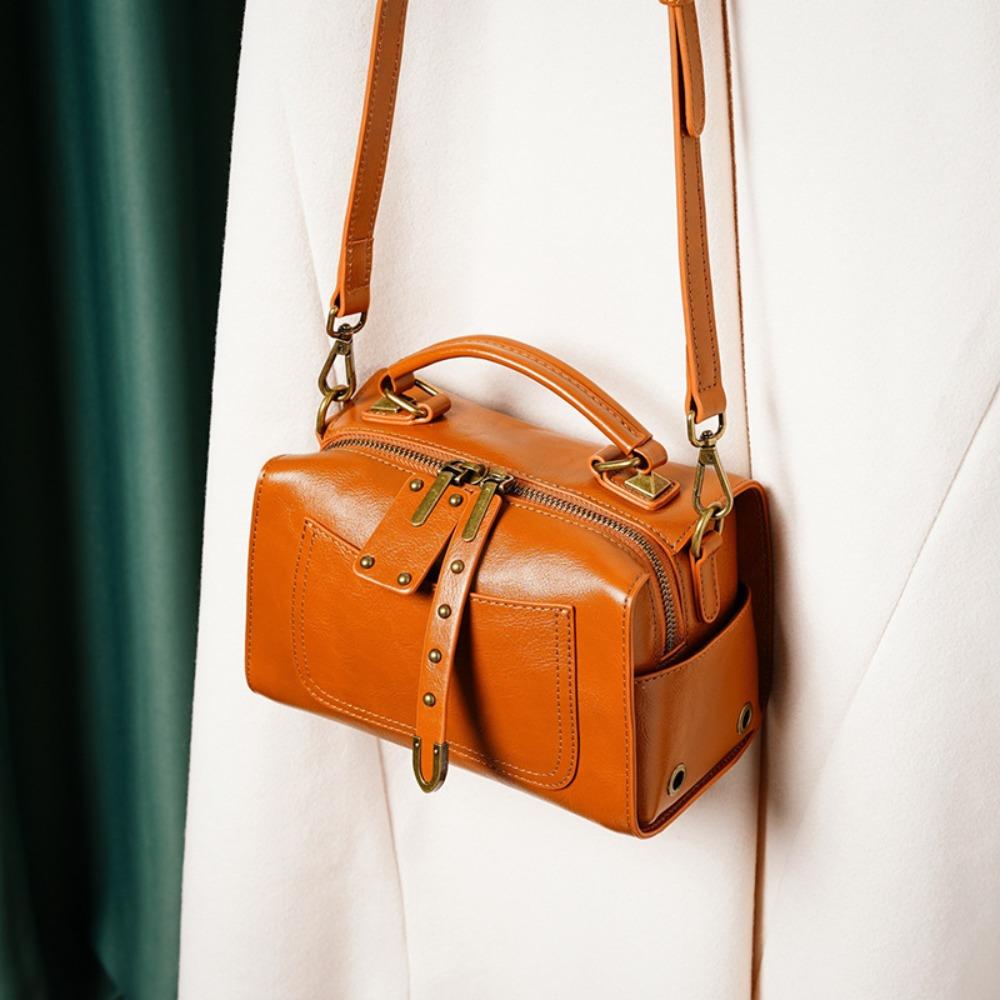 Trendy Fashion Versatile Commuter Messenger Bag Leather Niche Portable Pillow Bag