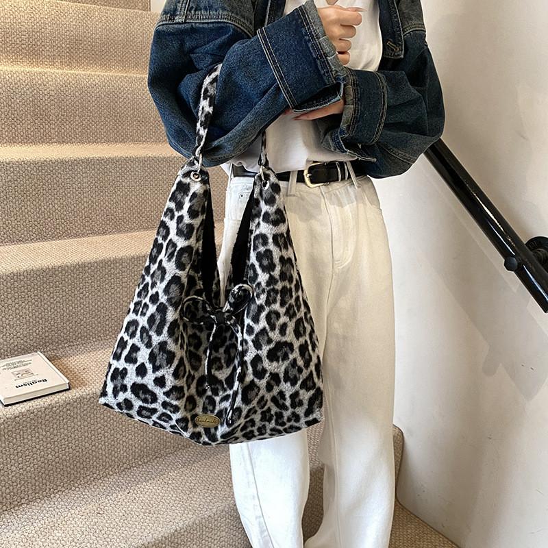 Vintage Chic Leopard Print Shoulder Bag For Women Spacious Crossbody Tote In Black And Brown