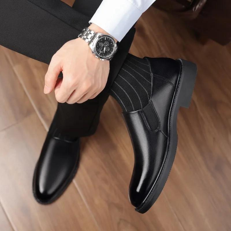 FashionDesigner New Male Loafers Spring Autumn Fashion Non-slip Breathable Shoes Man Lightweight Black Casual Men's Leather Shoes