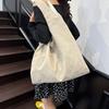 Korean version of fashion tote bag 2025 new casual large-capacity shoulder bag retro girl foreign style nylon shopping bag