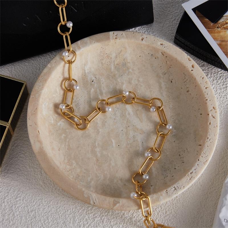 Fashionable Simulated Pearls Charm Necklace Lightweight Design Daily Wear Formal Event Collarbone Chain Gift