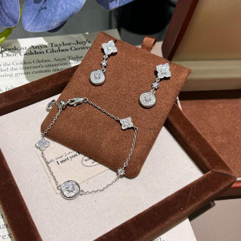 Brushed Small Persimmon Persimmon Ruyi Full Diamond Lucky Four-Leaf Clover Earrings Bracelet High-End Light Luxury Set