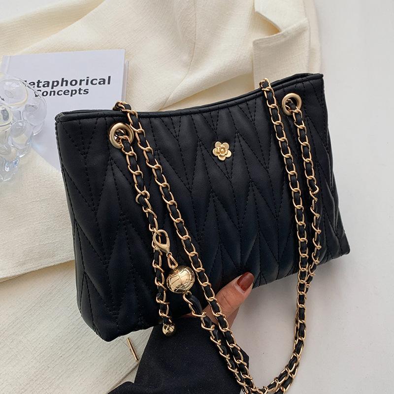 

Сумка большой вместимости женская лето 2025 новая модная нишевая ромбовидная цепочка сумка-мессенджер высококлассная сумка-тоут чёрный