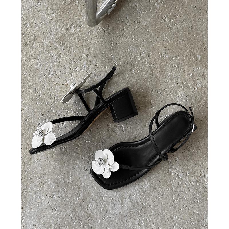 Sheepskin French fairy flower vacation style Roman cool slippers summer wear with skirt flat bottom one-word shoes women's