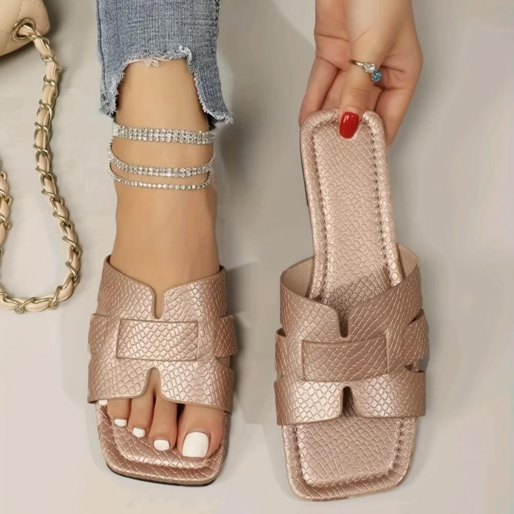 Fashion Luxury Summer Slippers Women Flat Outdoor Trend Beach Sandals Female Flip Flops Brand Designer Slides Woman 2025 Big Size Shoes