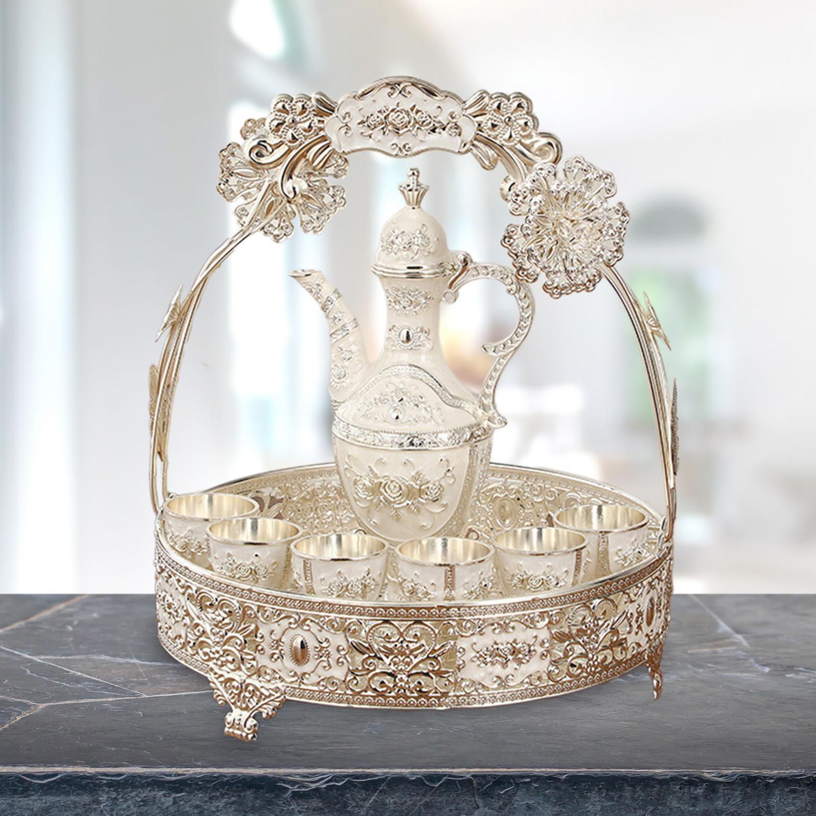 

Элегантный чайник и набор чашек для особых случаев серебряный