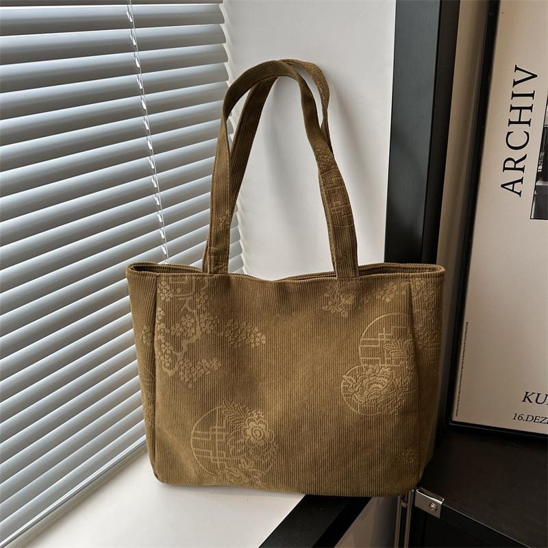 Trendy Green Shoulder Tote Bag For Women Featuring Elegant New Chinese Style Design