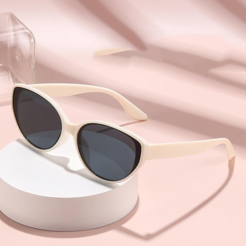 Retro cat eye sunglasses Women small Frame UV400 protection high-end outdoor sun shades for Men