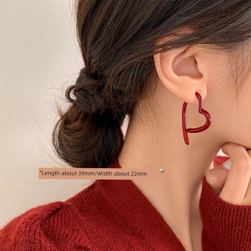 

[Сяннань] Серьги-сердечки из серебра 999 пробы 2025 год Змеи год рождения пусеты новогодние женские красные серьги 999 silver cross Heart earrings (two price)