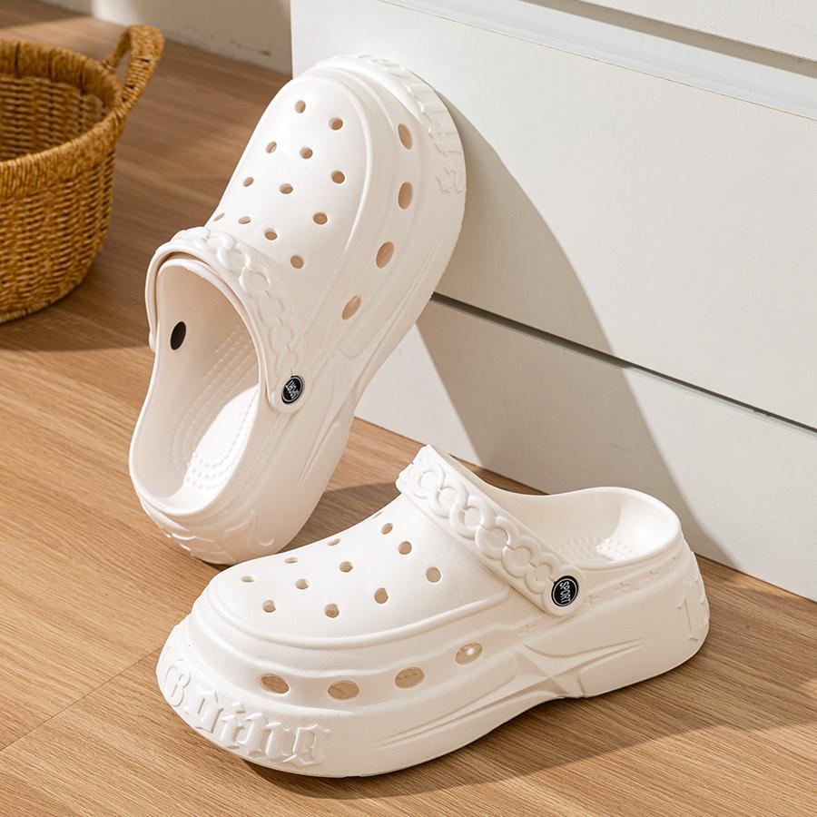 Fashion Hole Shoes for Women Indoor Outdoor Thick Bottom Soft Sole Comfortable Non Slip Slides Student Summer Beach Slippers